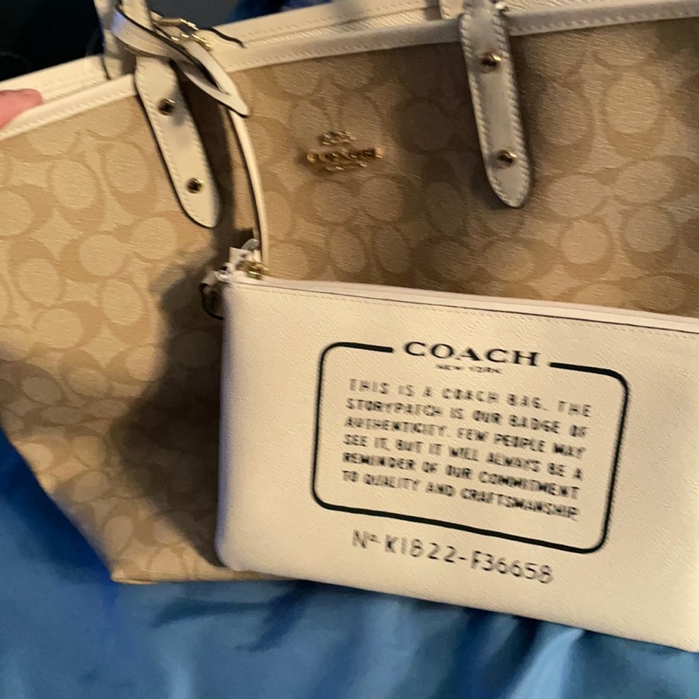 BNWT Coach bag reversible
